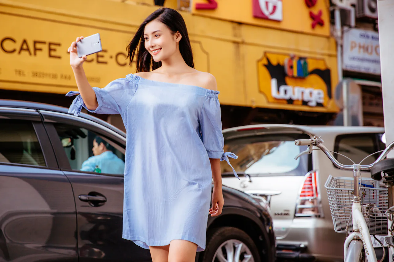 Chiếc máy trông thực sự vừa tay và đẹp như cô gái