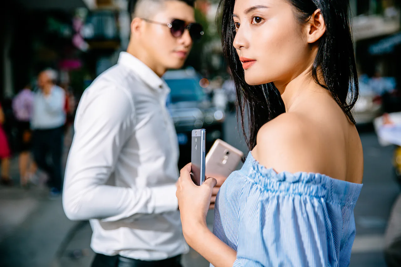 Và rồi họ lướt qua nhau như cơn gió...