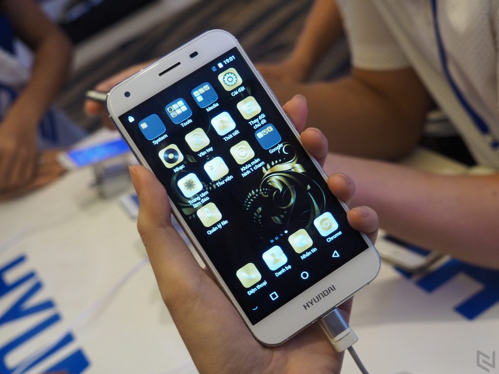 Huyndai ra mắt hai smartphone phân khúc giá rẻ: Seoul 5 và Seoul S6