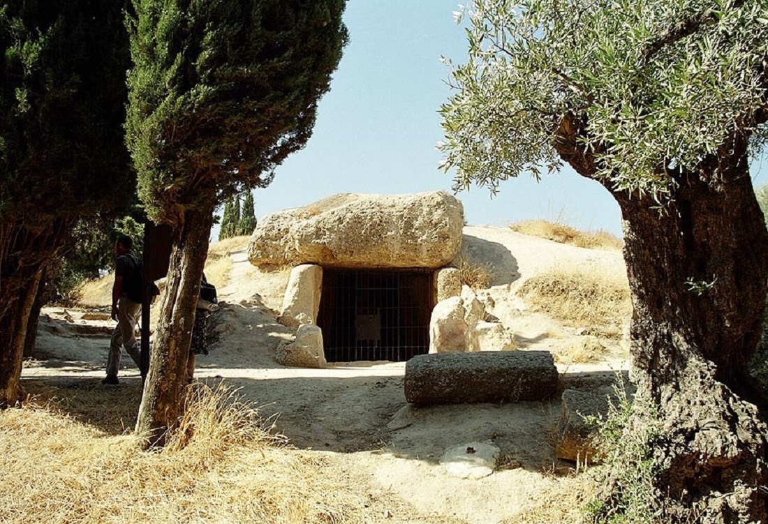 antequera-dolmen-menga-wikiepedia-15