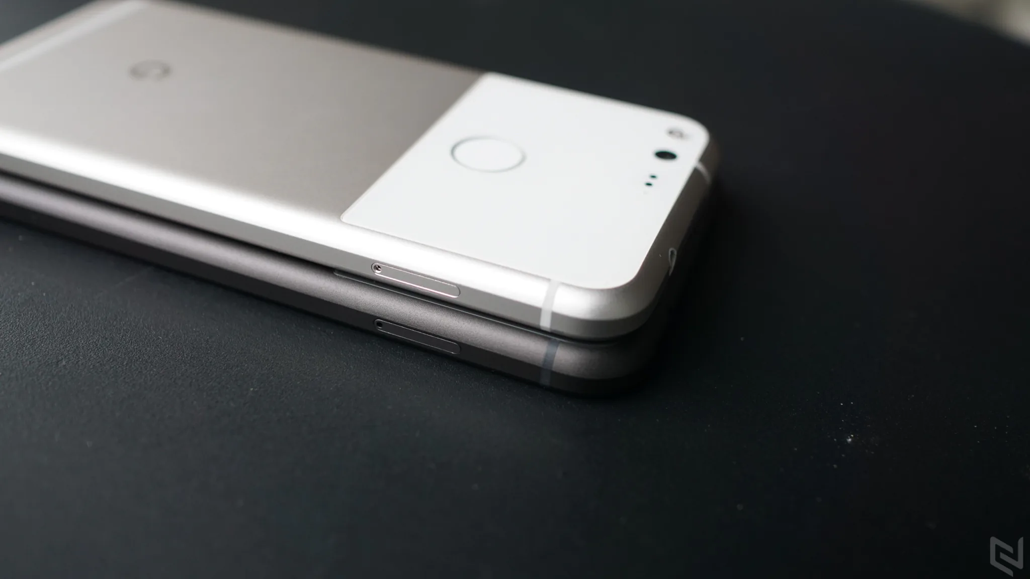 Trên tay Google Pixel XL và so sánh với Pixel
