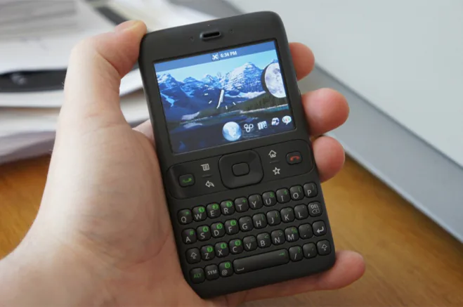 Chiếc điện thoại này còn được gọi tên là "Google Phone".