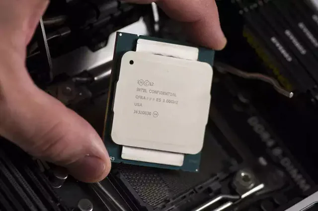 5960x-640x426
