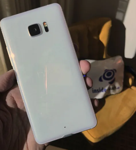 Rò rỉ hình ảnh và thông số HTC U Ultra và HTC U Play
