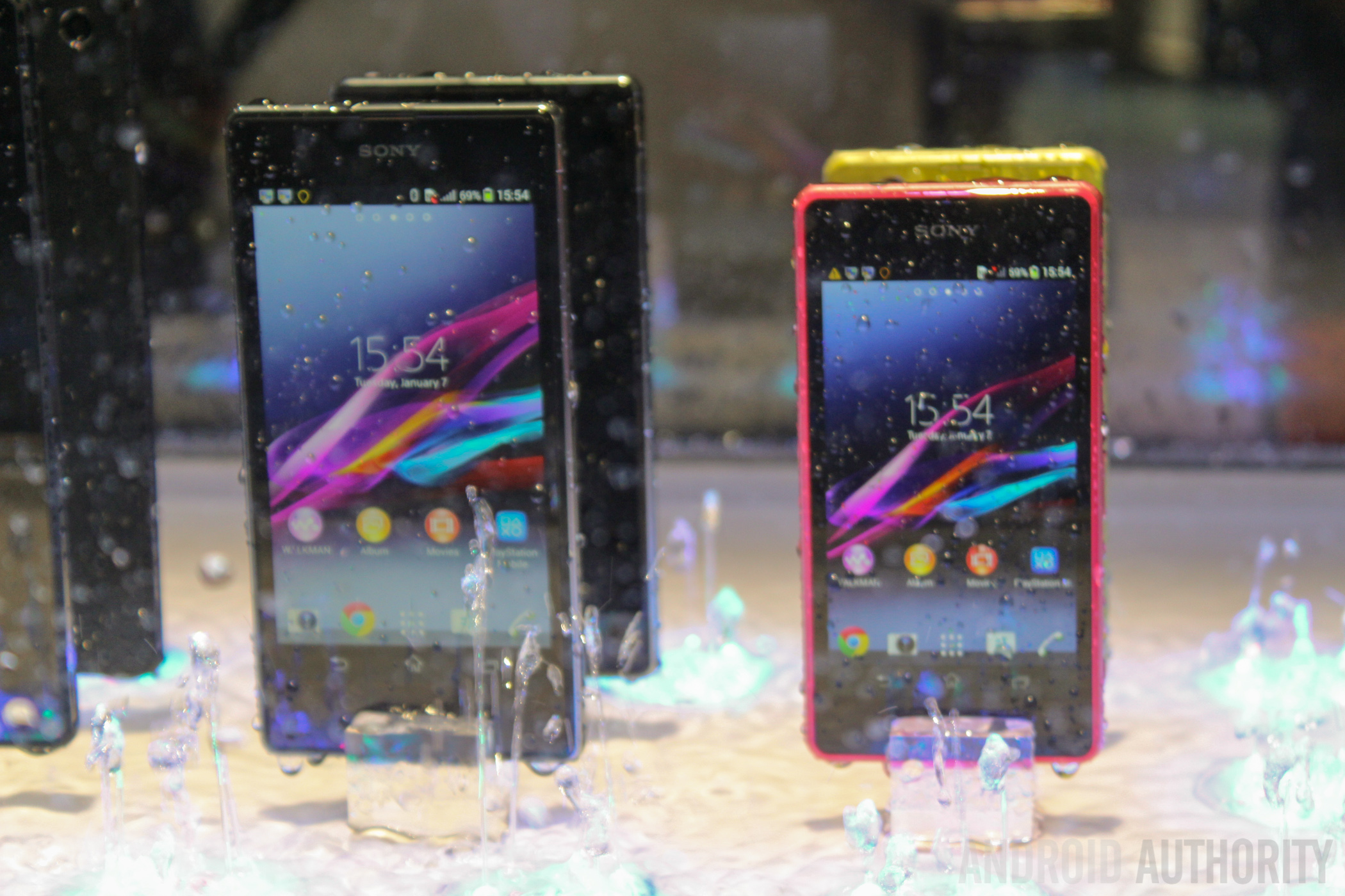 Sony-Xperia-Z1-Compact-Waterproof-CES-2014-4