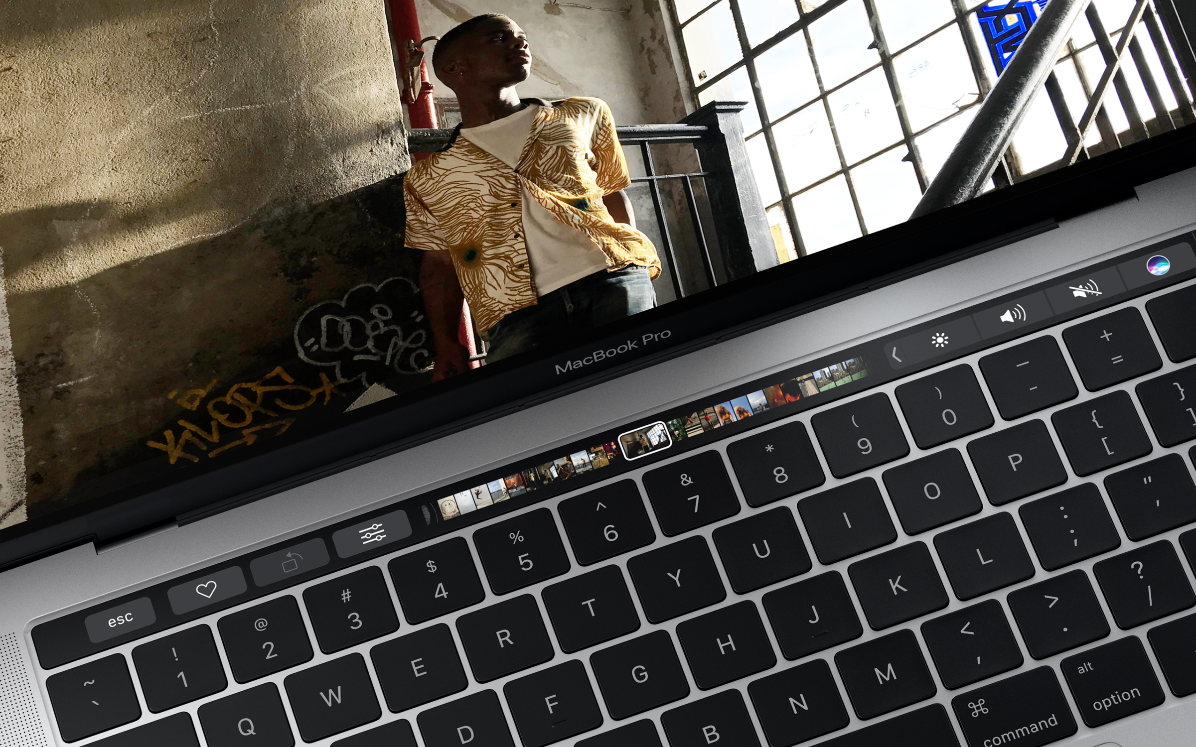 Petition kêu gọi Apple thu hồi và thay thế bàn phím butterfly lỗi trên MacBook Pro