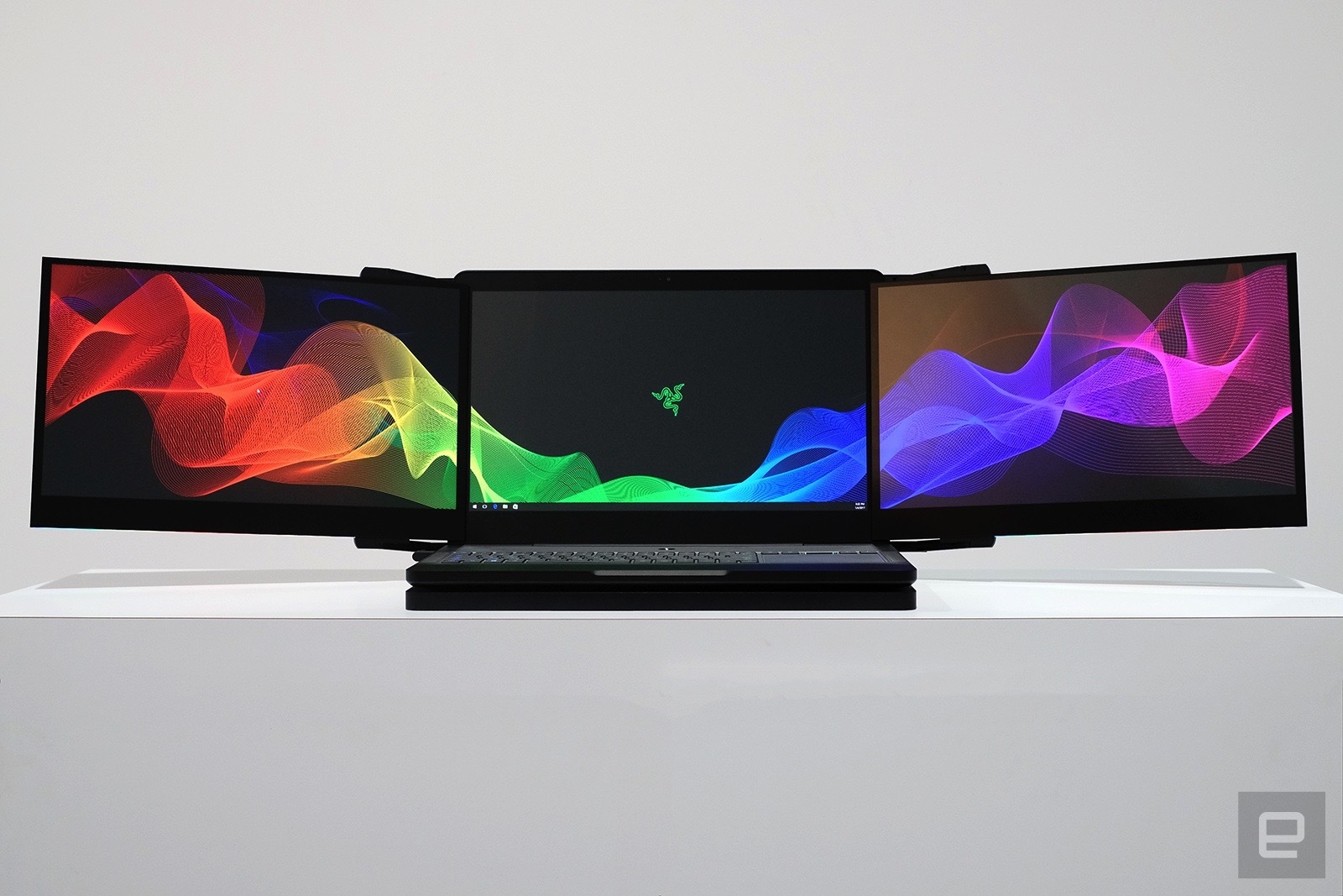 Razer sản xuất laptop với 3 màn hình