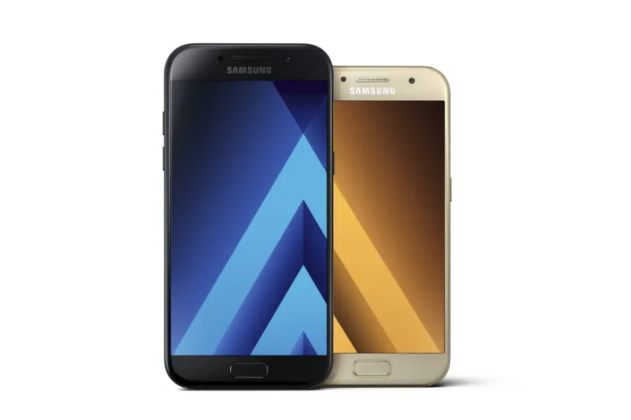 Dòng Galaxy A 2017 chính thức: IP68, camera trước 16MP, Type-C
