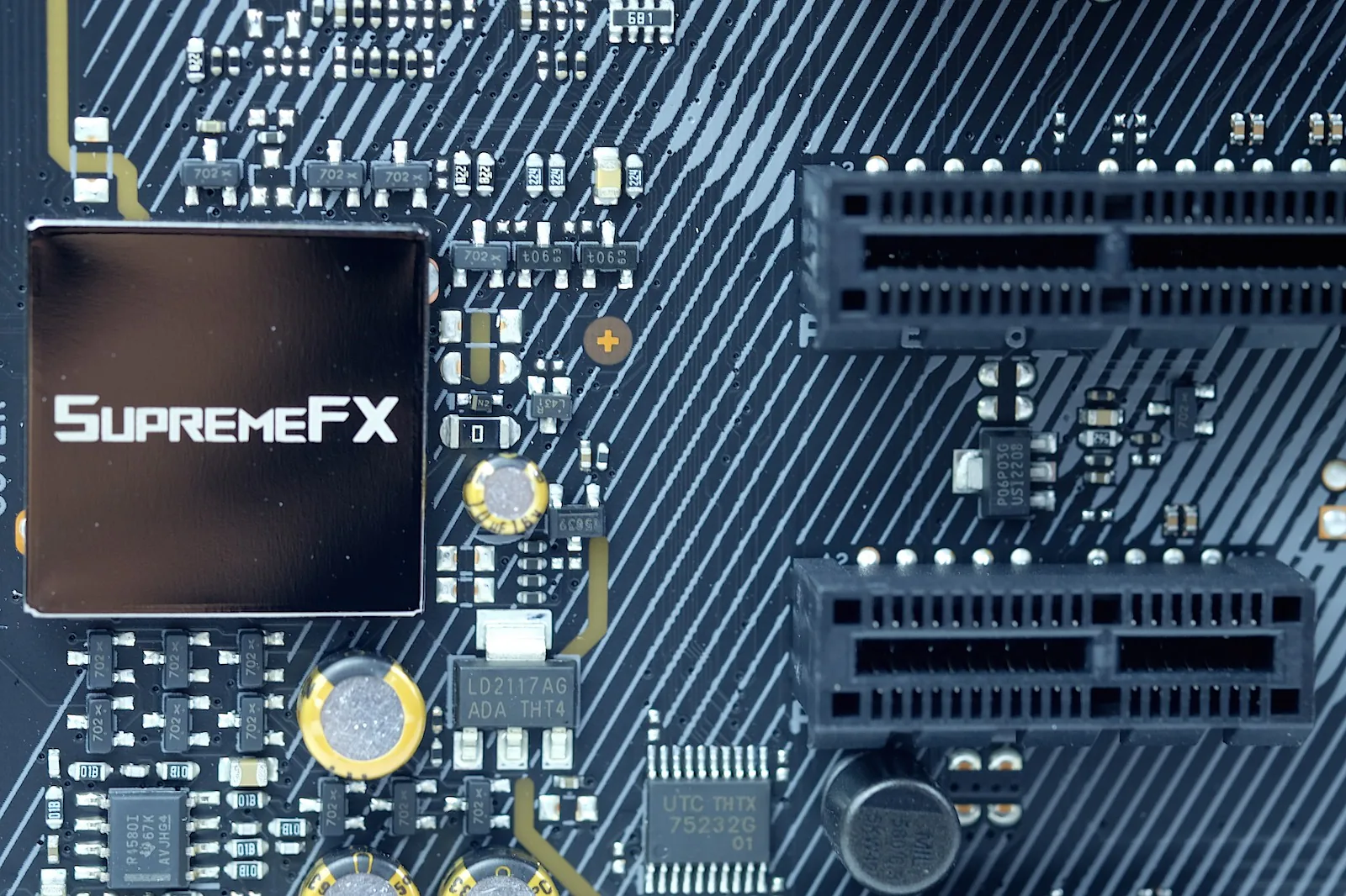 Asus ROG trình làng dòng bo mạch chủ Maximus IX và Strix Z720