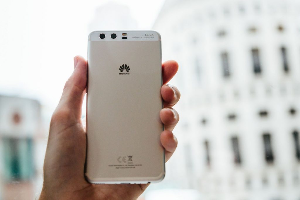 Huawei ra mắt P10, bản nâng cấp của P9 với hơi hướng từ iPhone