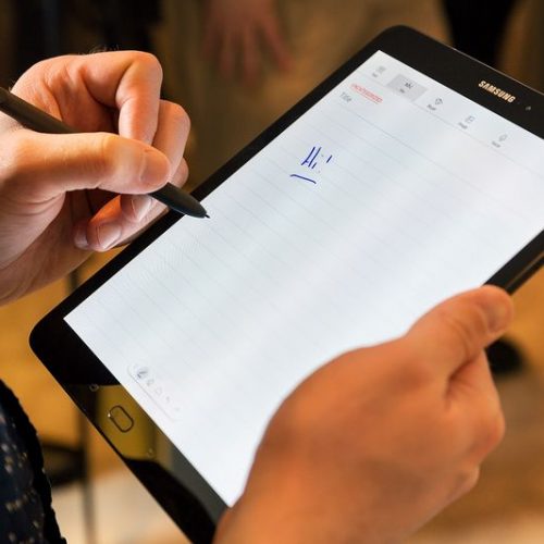 Samsung ra mắt Galaxy Tab S3 9.7-inch hỗ trợ bút cảm ứng, bàn phím