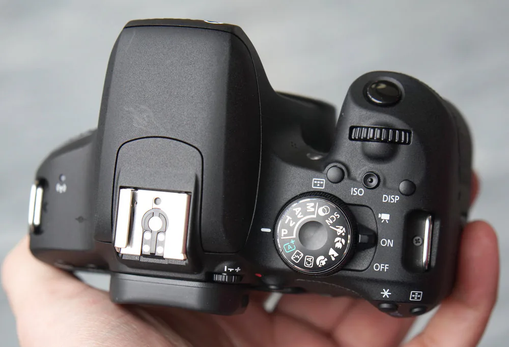 Canon-EOS-800D-4_1487078336