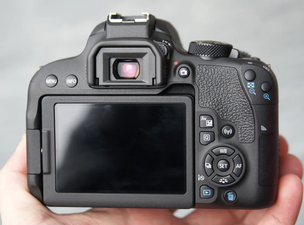 Canon-EOS-800D-5_1487078362
