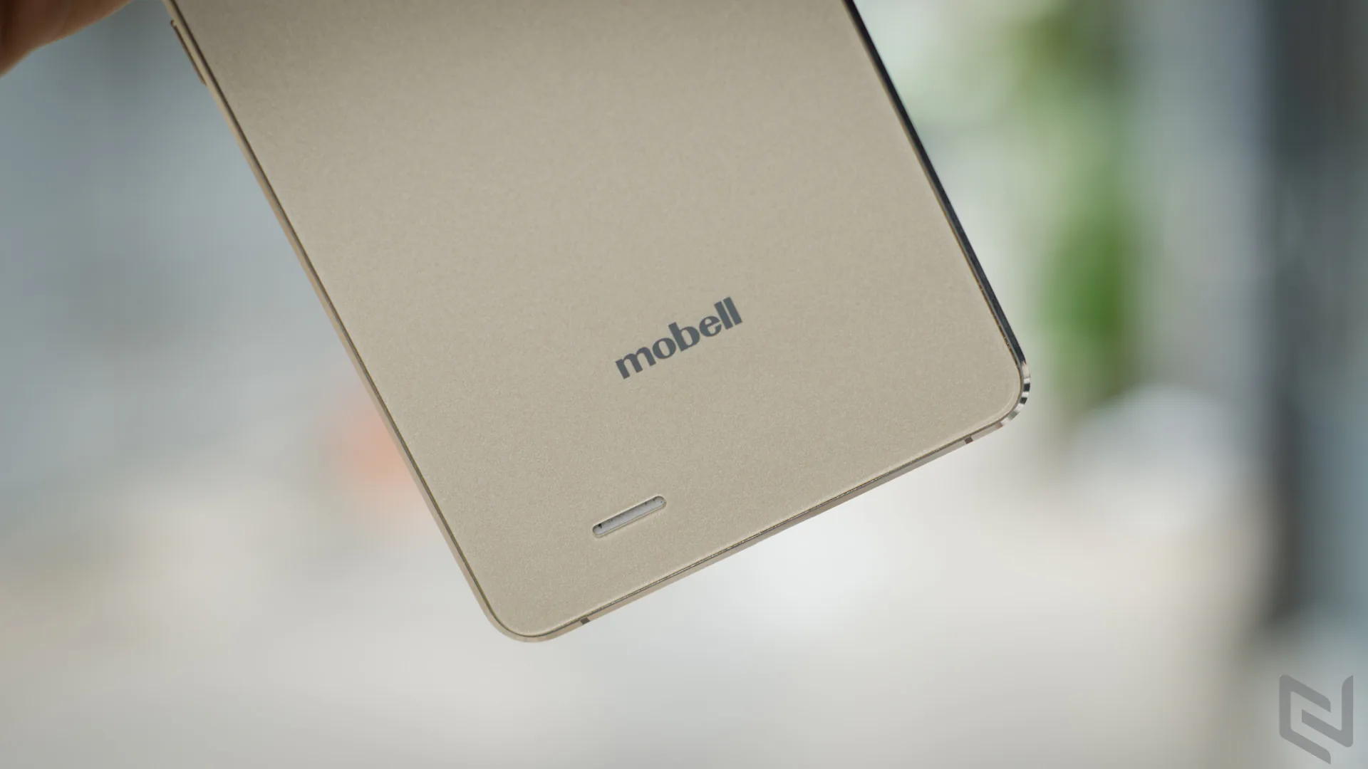 Trên tay Mobell Nova F7: Thiết kế đẹp khung viền kim loại, mặt kính 2.5D giá 2 triệu đồng