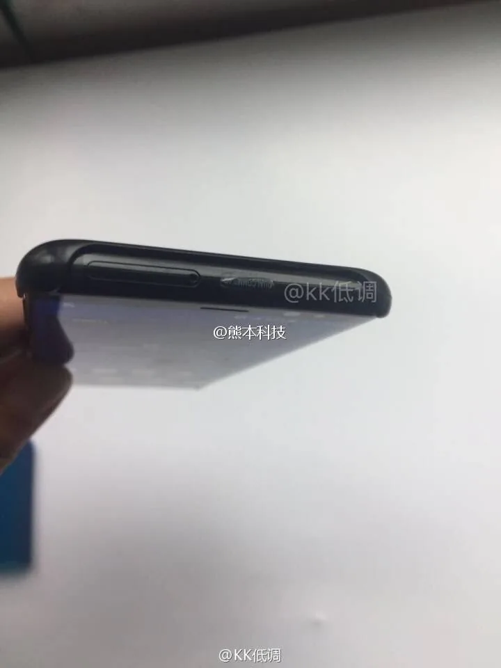 Rò rỉ video trên tay Samsung Galaxy S8 và S8 Plus