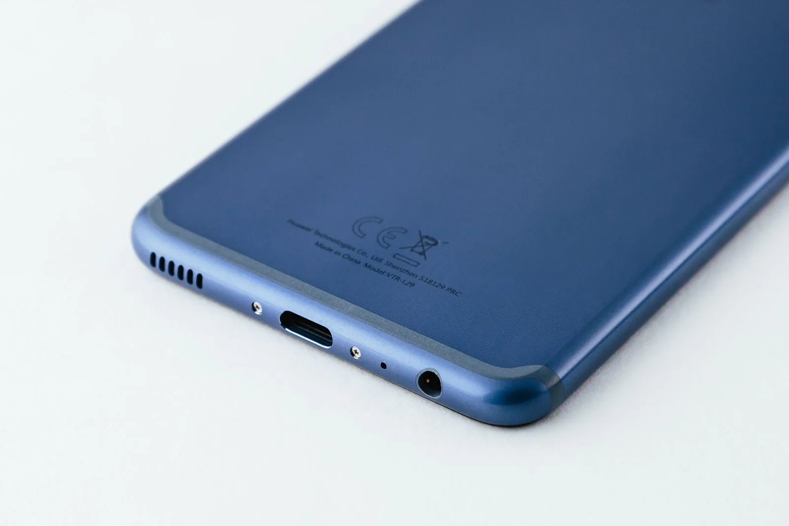 Huawei ra mắt P10, bản nâng cấp của P9 với hơi hướng từ iPhone