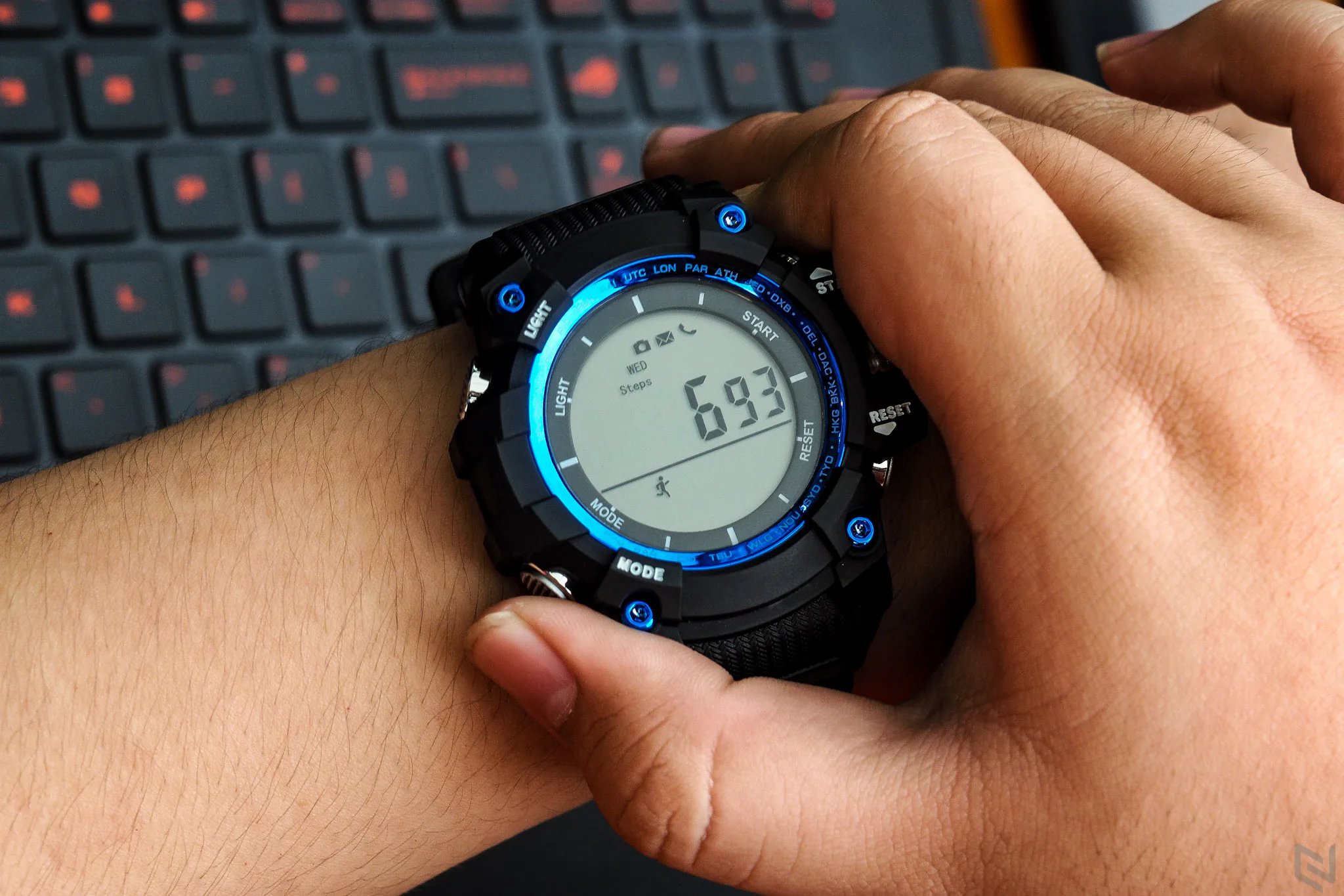 Đánh giá nhanh Smartwatch NO. 1 F2