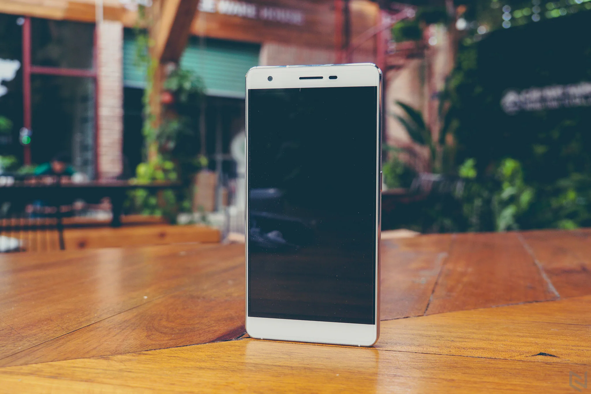 Trên tay Mobell Nova F7 Pro: bản nâng cấp của Nova F7
