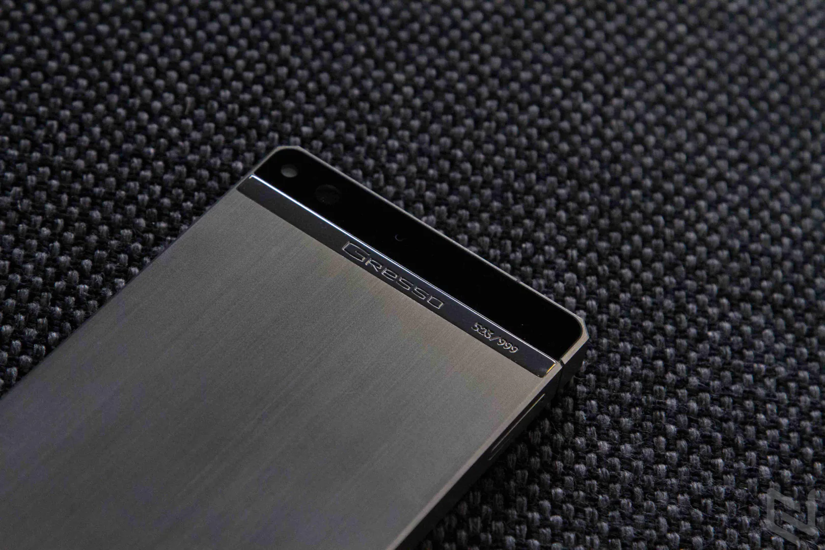 Mở hộp Gresso Regal Black Edition vỏ titanium chỉ có 999 chiếc trên thế giới