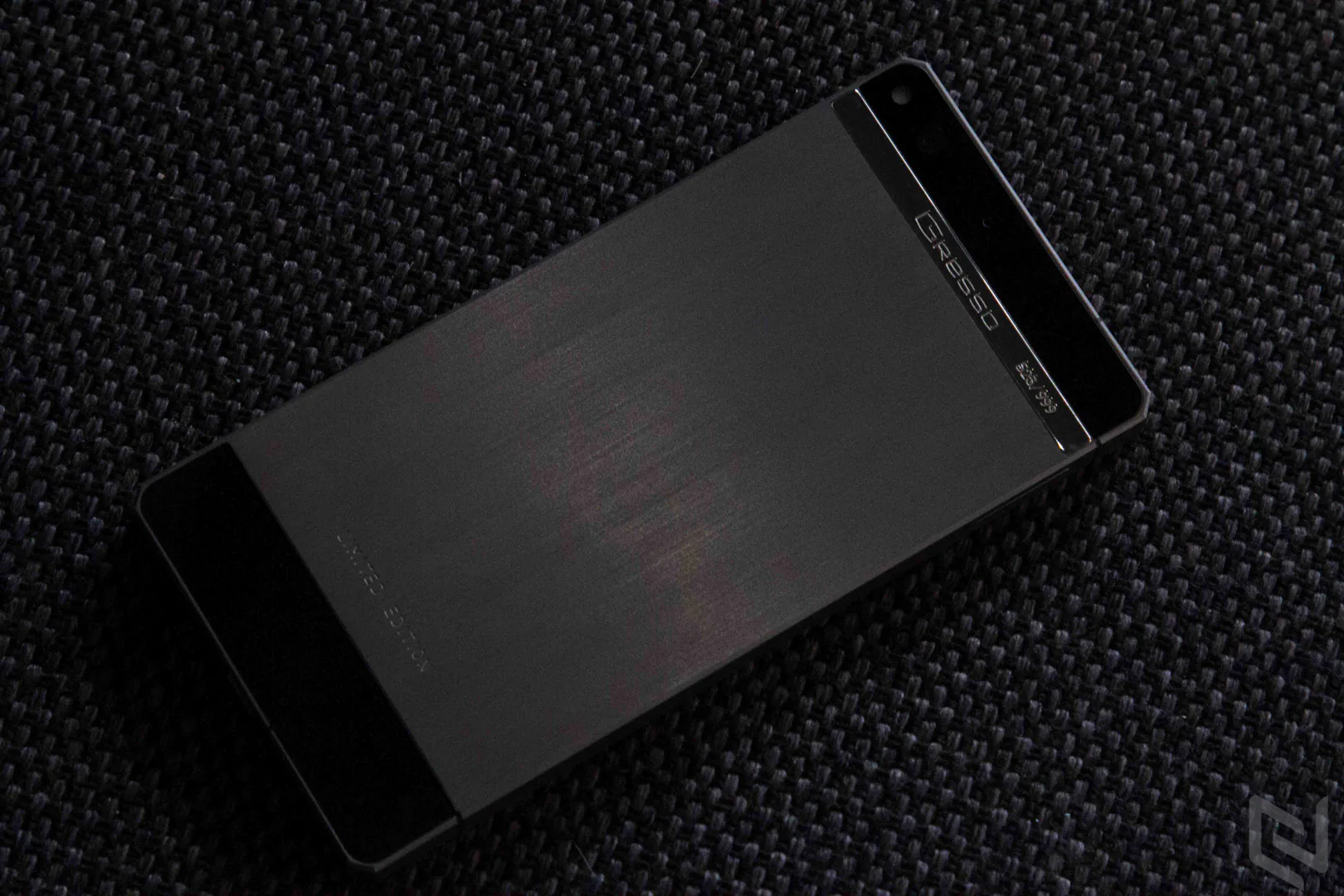 Mở hộp Gresso Regal Black Edition vỏ titanium chỉ có 999 chiếc trên thế giới