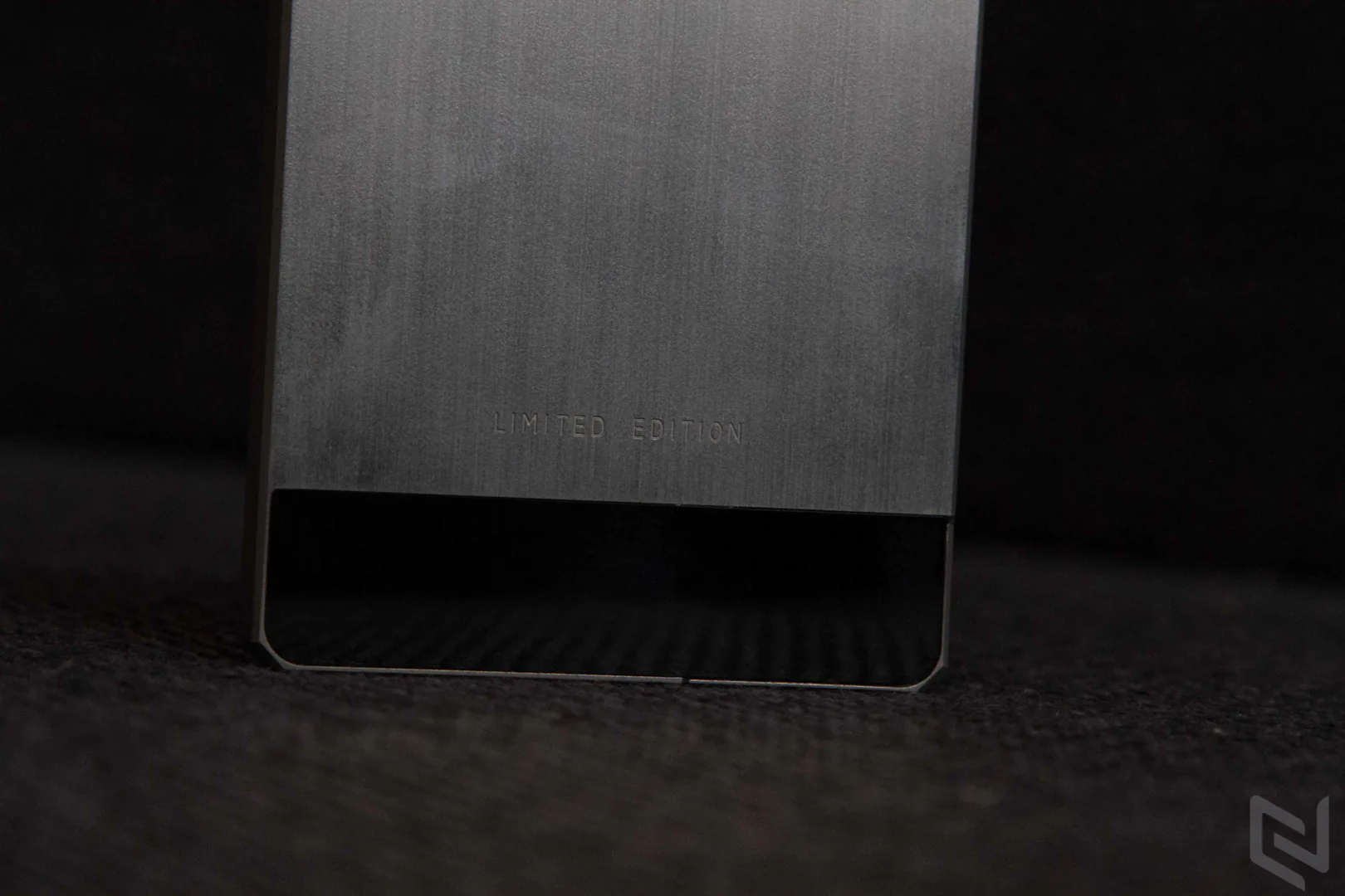 Mở hộp Gresso Regal Black Edition vỏ titanium chỉ có 999 chiếc trên thế giới