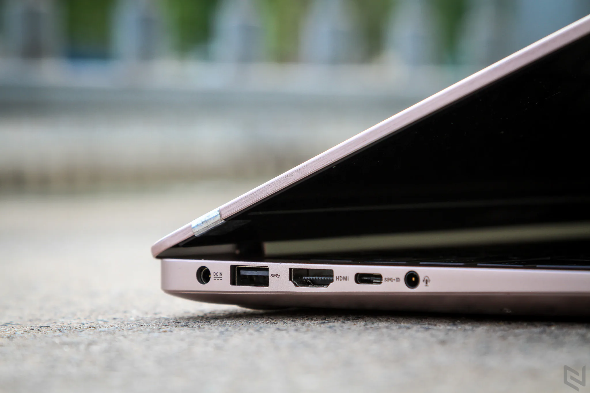 Đánh giá Asus Zenbook UX410UAK ngoại hình đẹp, giá tốt