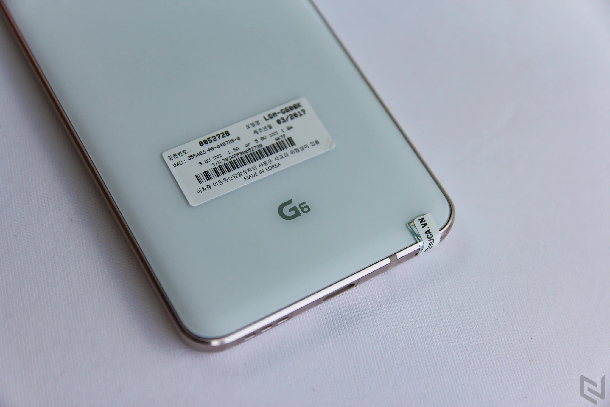 Hình ảnh buổi offline LG G6 khoe khả năng chống nước tuyệt vời tại hồ bơi