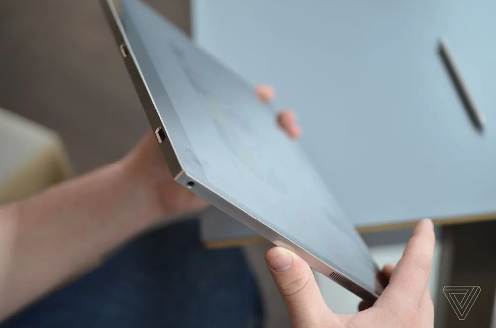 Porsche Design trình làng Book One, laptop 2 trong 1 đẹp không kém Surface Book