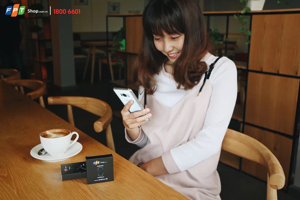 Với F-Plus, Quý khách nghiễm nhiên trở thành khách hàng VIP nắm trong tay đặc quyền hỗ trợ nhanh mọi lúc mọi nơi từ FPT Shop 