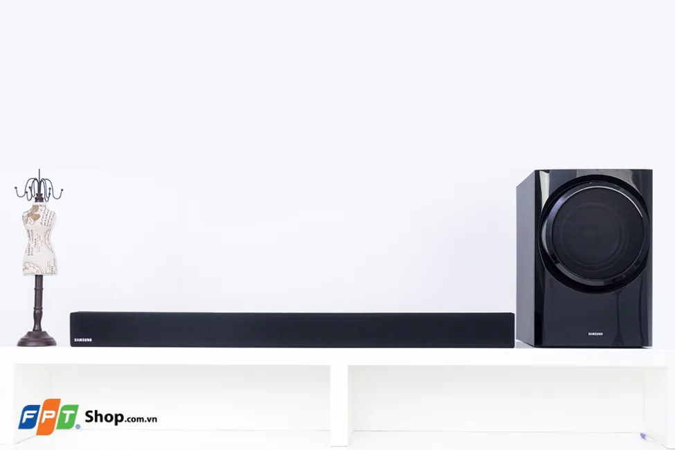 Dàn Home Theater Samsung 2.1CH 150W HW-K350 với âm thanh đỉnh cao sẽ mang cả thế giới giải trí đến căn phòng của Quý khách cách sống động nhất 