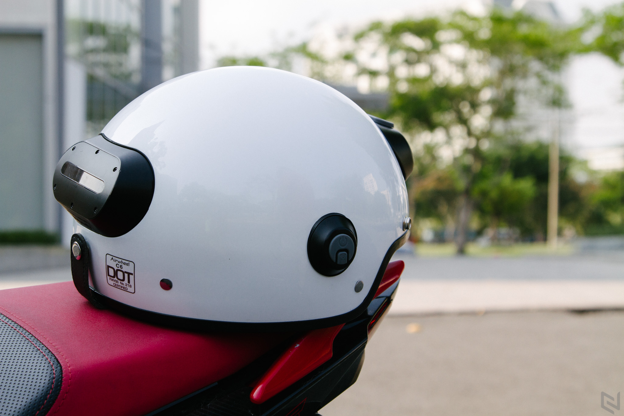 Airwheel C6, mũ bảo hiểm thông minh tích hợp camera hành trình, có thể nghe nhạc, gọi điện