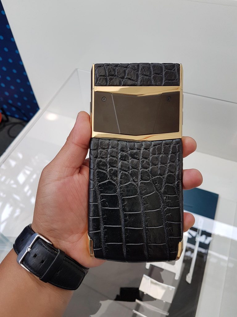 Lộ diện Viettel Luxury Phone chống nghe lén đầu tiên tại Việt Nam