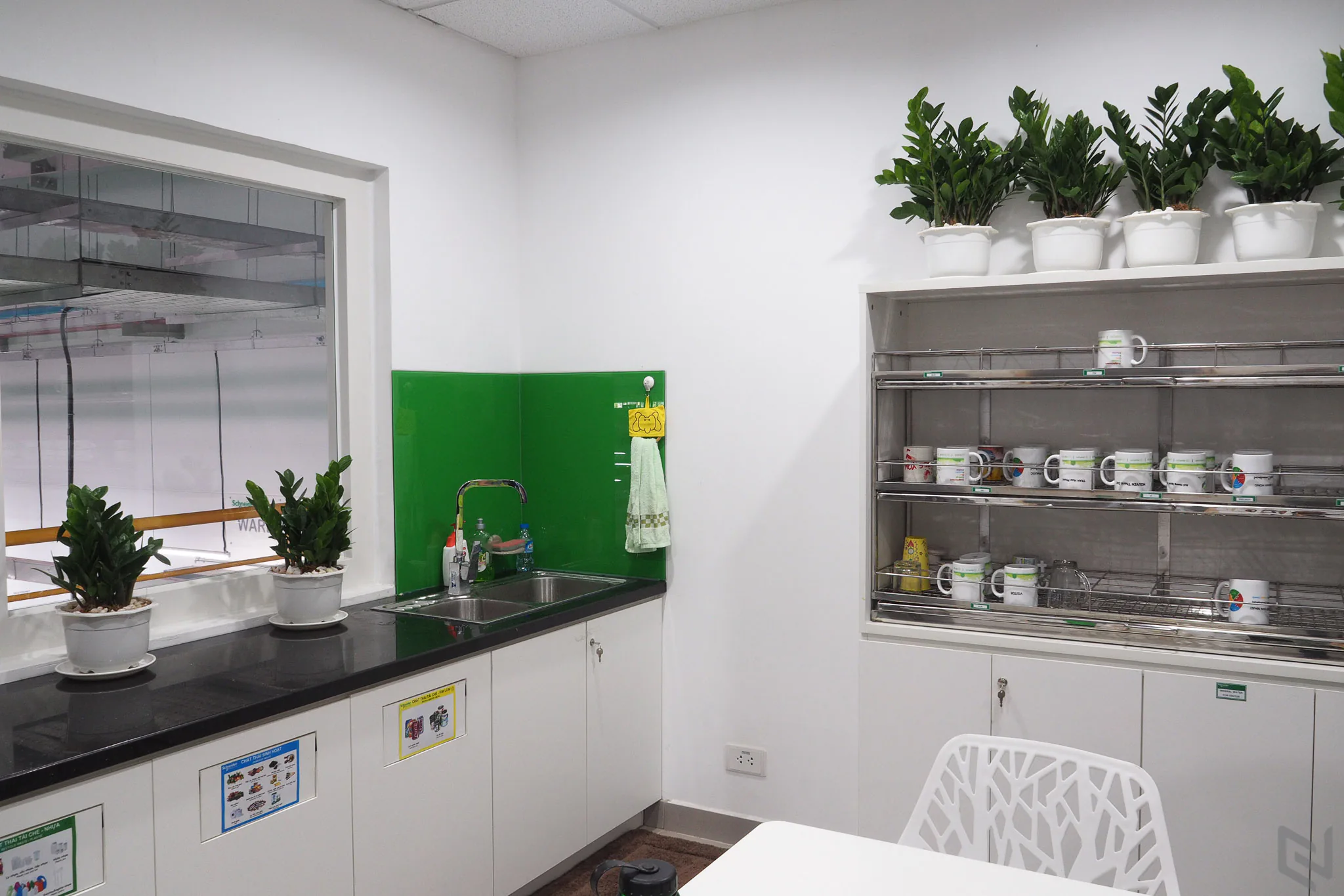 Tham quan nhà máy mới khánh thành của Schneider Electric tại Khu công nghệ cao Sài gòn