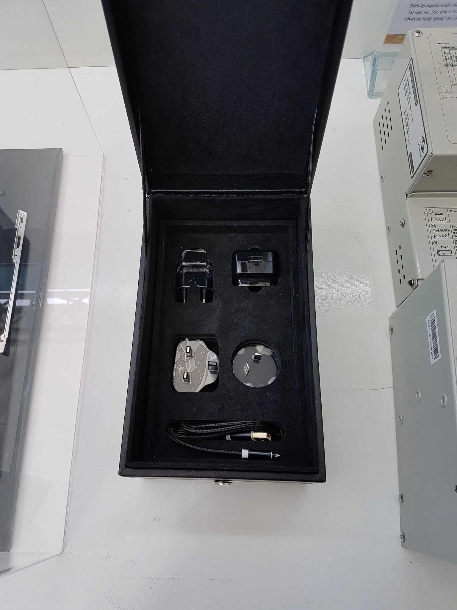 Lộ diện Viettel Luxury Phone chống nghe lén đầu tiên tại Việt Nam