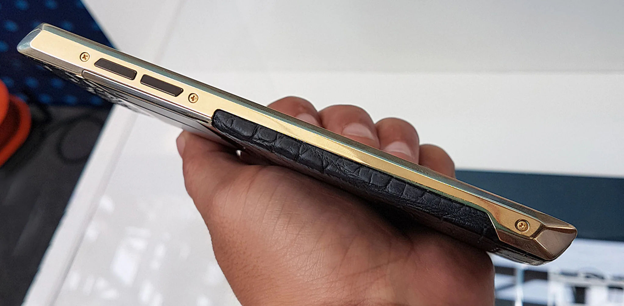 Lộ diện Viettel Luxury Phone chống nghe lén đầu tiên tại Việt Nam