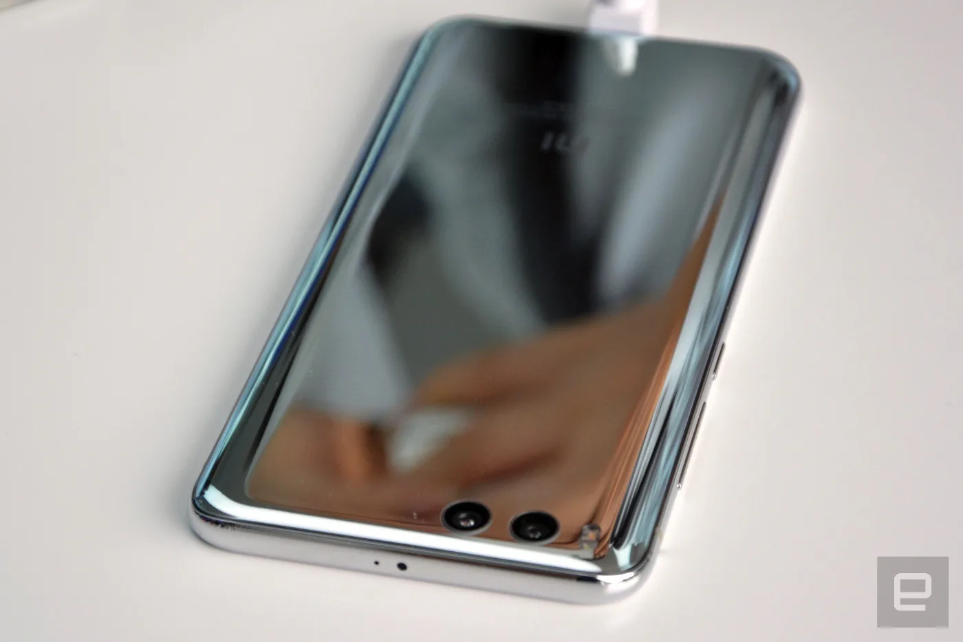 Cận cảnh Xiaomi Mi 6, lịch lãm, sang trọng, rất đẹp