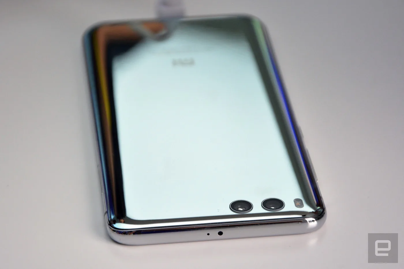 Cận cảnh Xiaomi Mi 6, lịch lãm, sang trọng, rất đẹp