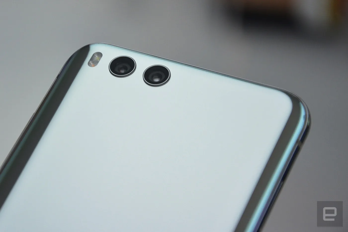 Cận cảnh Xiaomi Mi 6, lịch lãm, sang trọng, rất đẹp