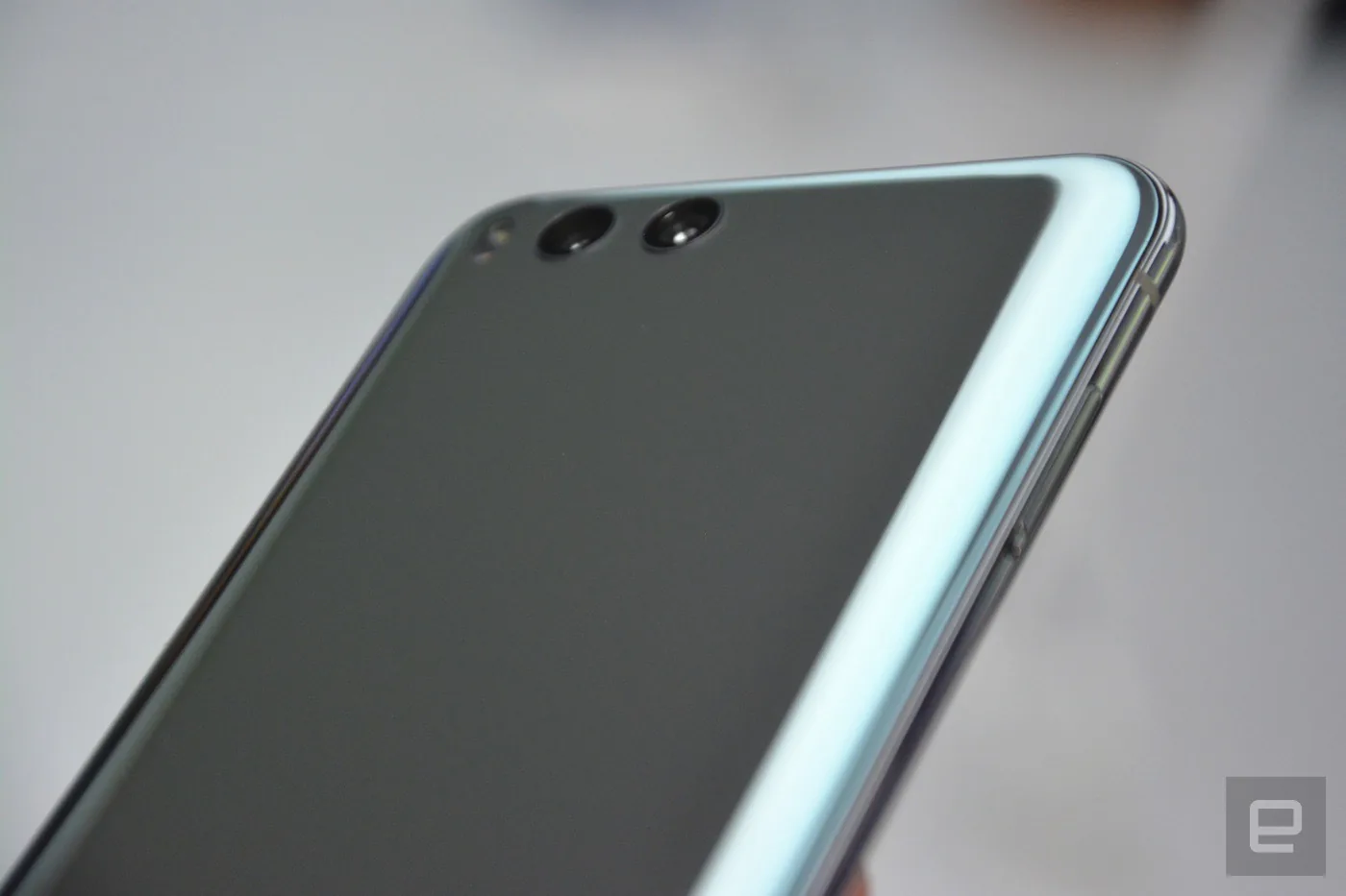 Cận cảnh Xiaomi Mi 6, lịch lãm, sang trọng, rất đẹp