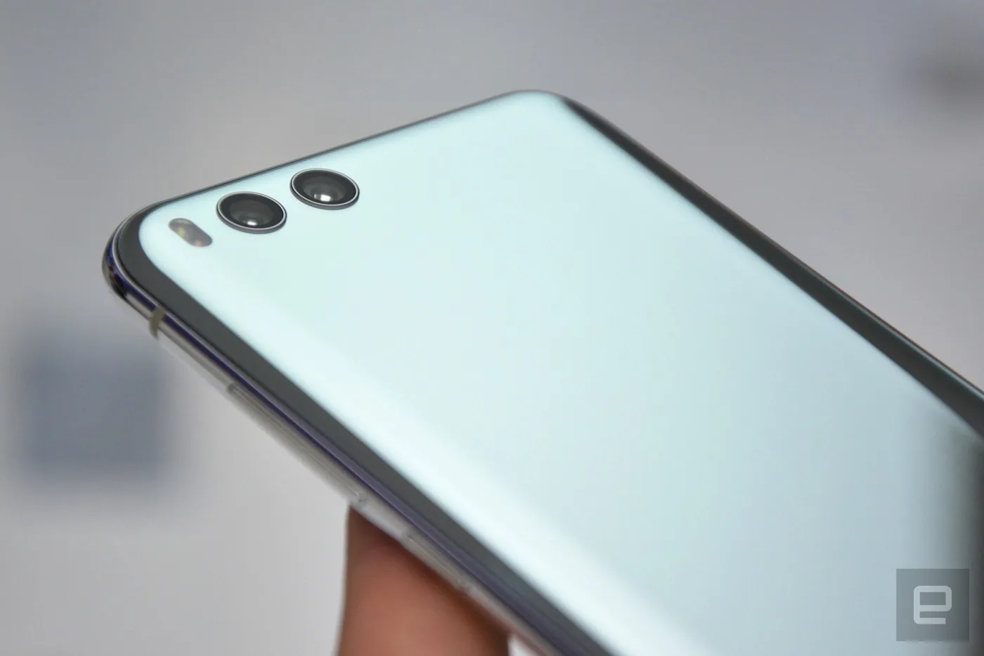 Cận cảnh Xiaomi Mi 6, lịch lãm, sang trọng, rất đẹp