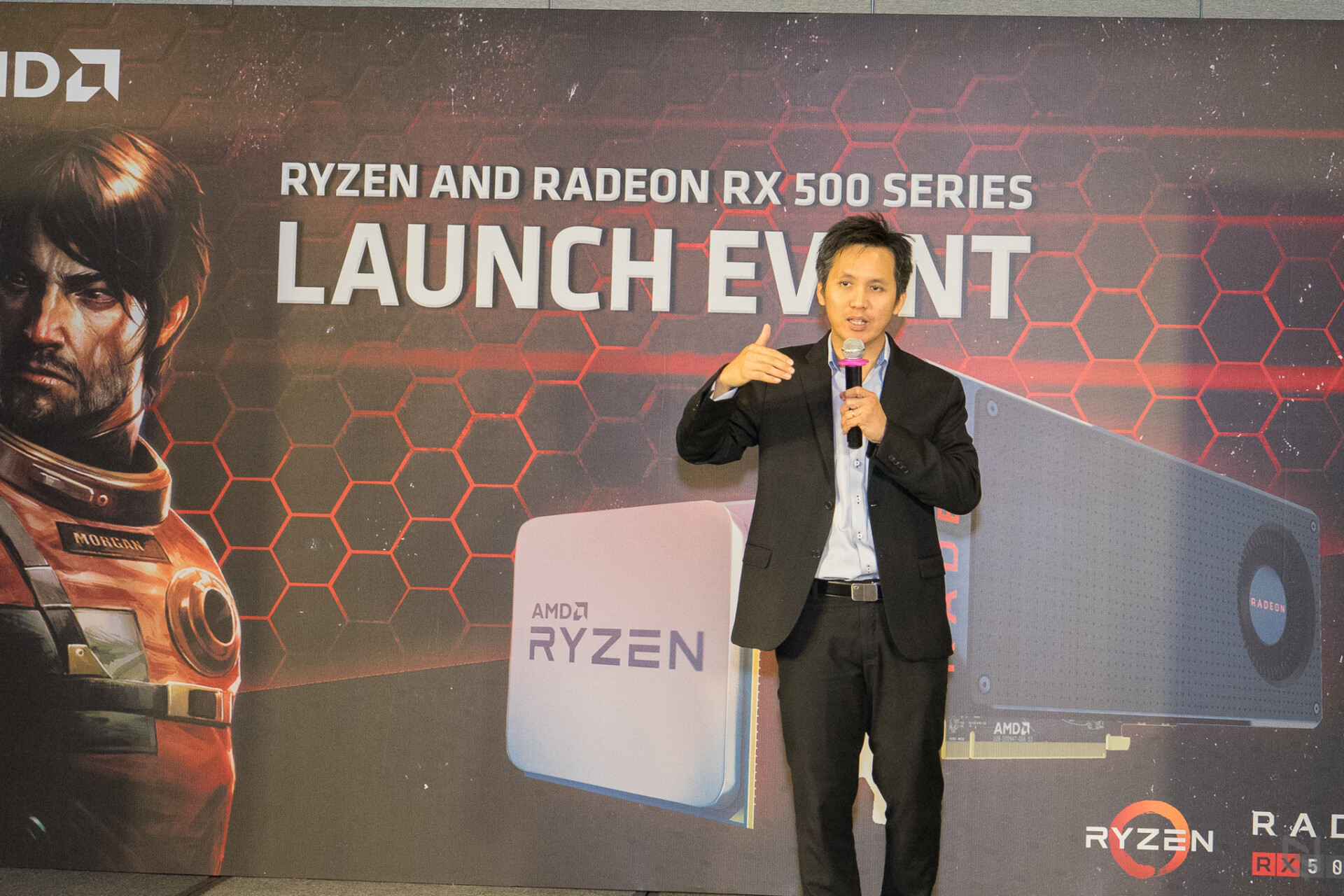 AMD chính thức ra mắt Ryzen cùng dòng card đồ hoạ Radeon RX 500
