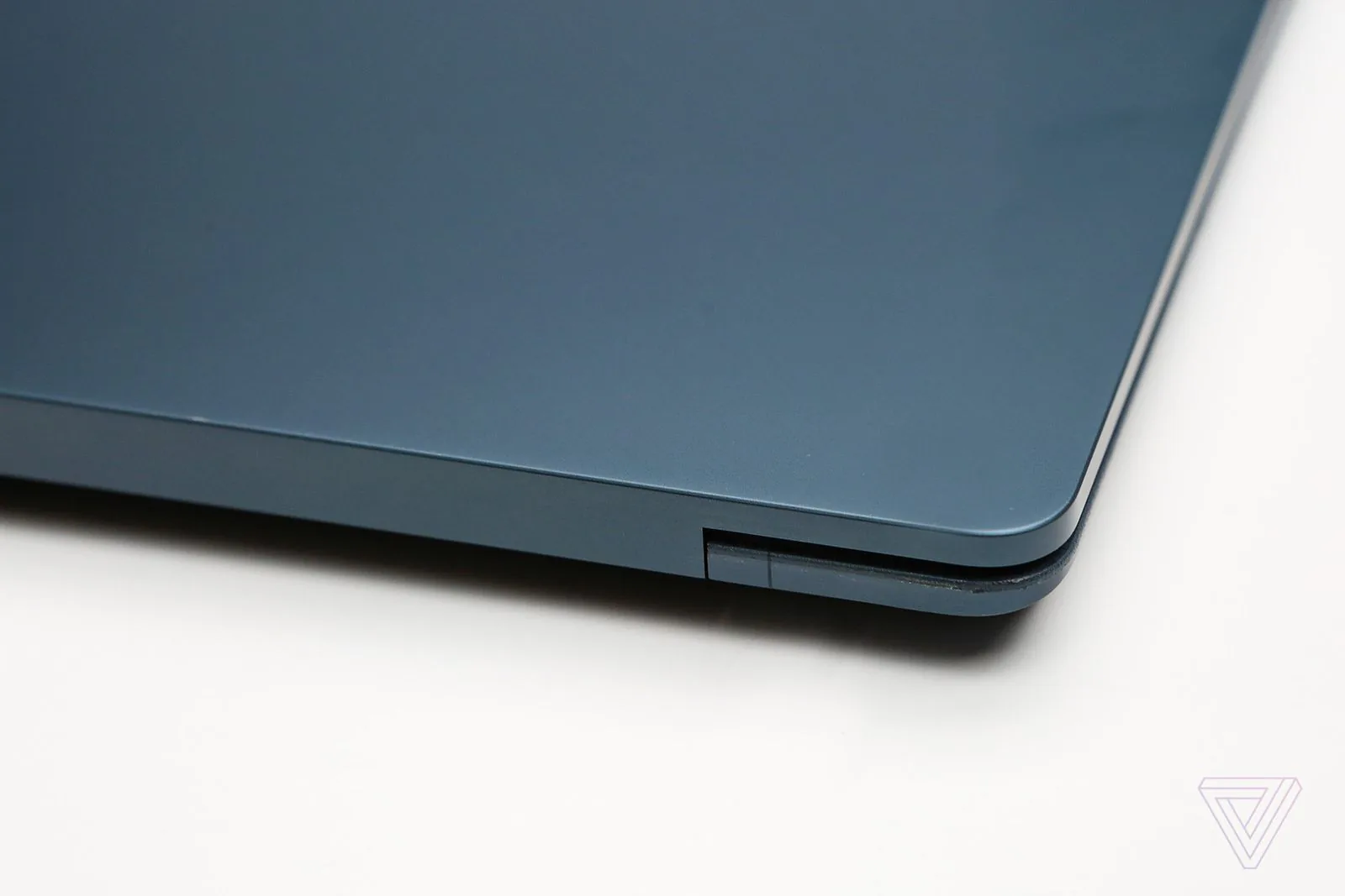 Cảm nhận nhanh Microsoft Surface Laptop: Đẹp