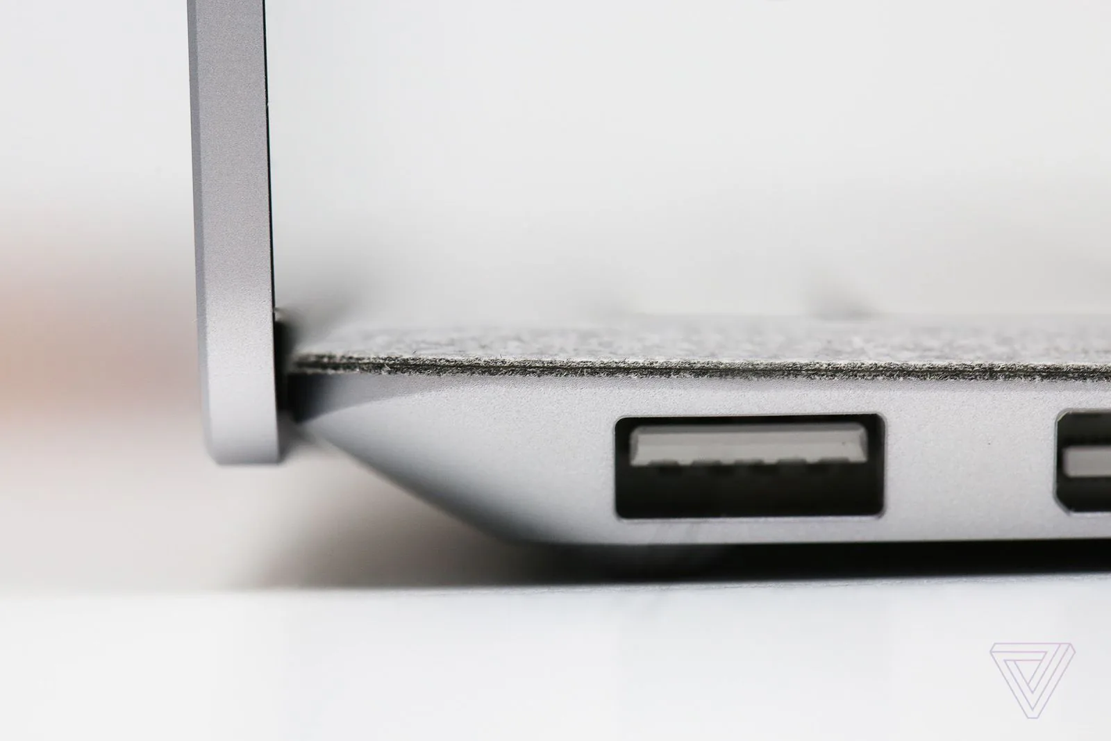 Cảm nhận nhanh Microsoft Surface Laptop: Đẹp