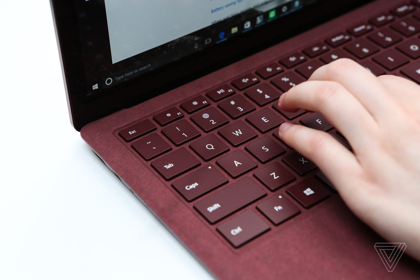 Cảm nhận nhanh Microsoft Surface Laptop: Đẹp
