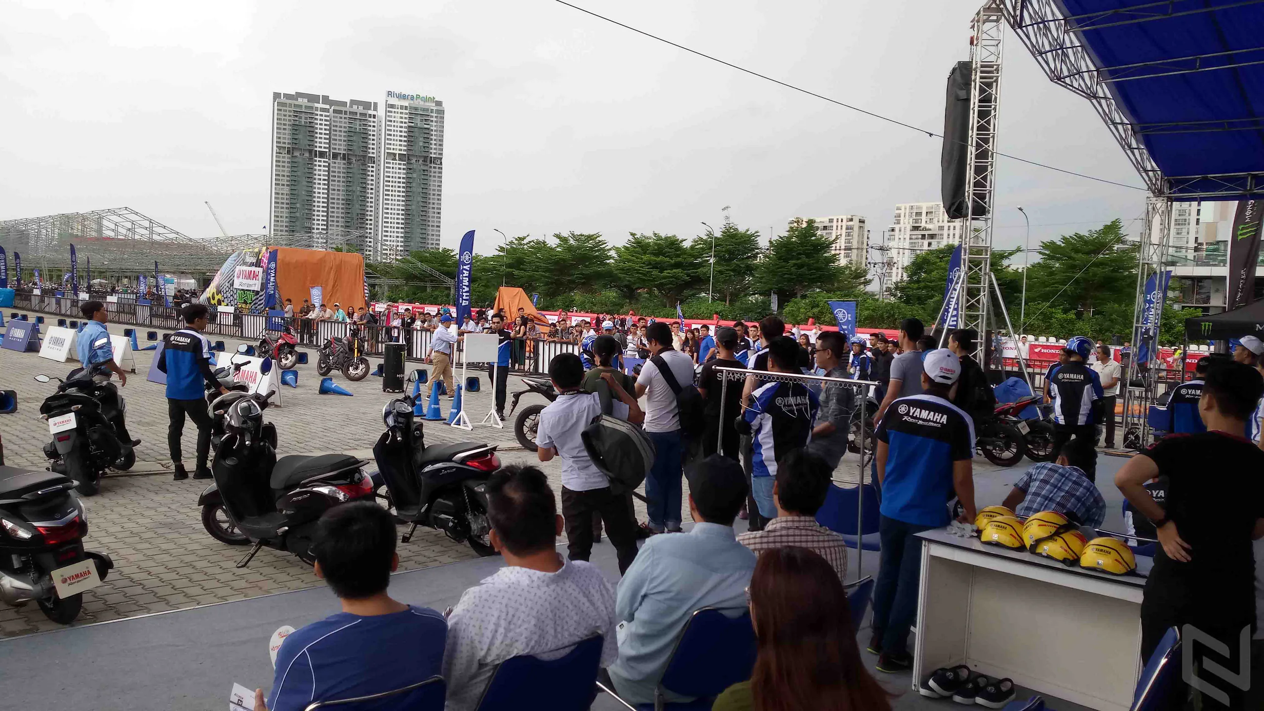 Đánh giá Moto M tầm trung nhưng chất lượng cao cấp