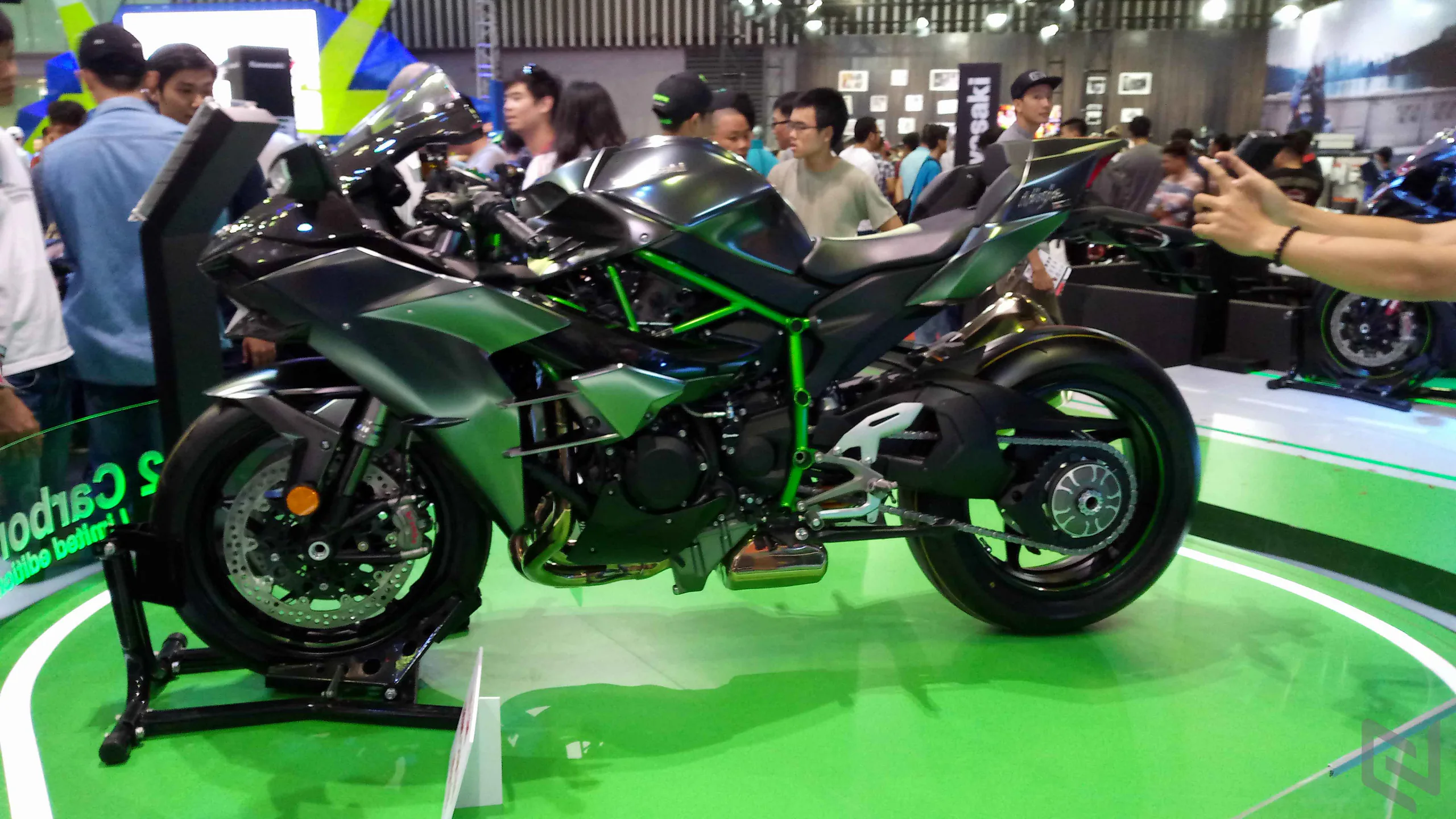 Đánh giá Moto M tầm trung nhưng chất lượng cao cấp