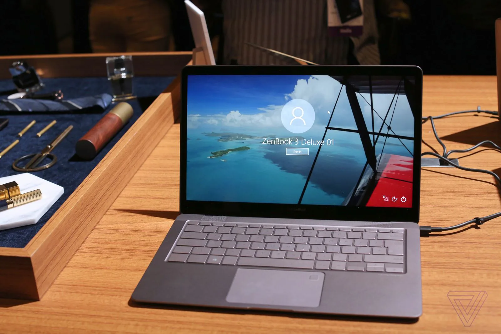 asus_zenbook_3_deluxe_ces_2017_2