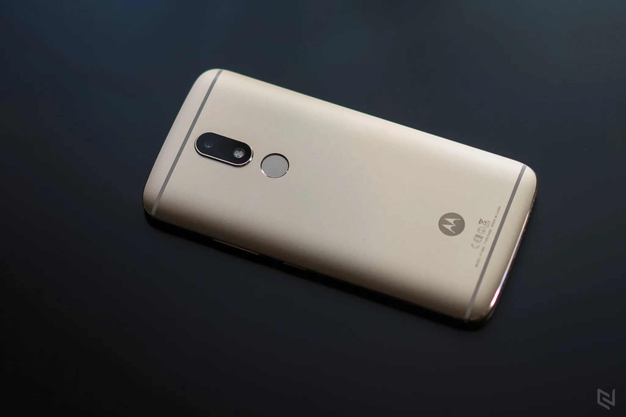 Đánh giá Moto M tầm trung nhưng chất lượng cao cấp