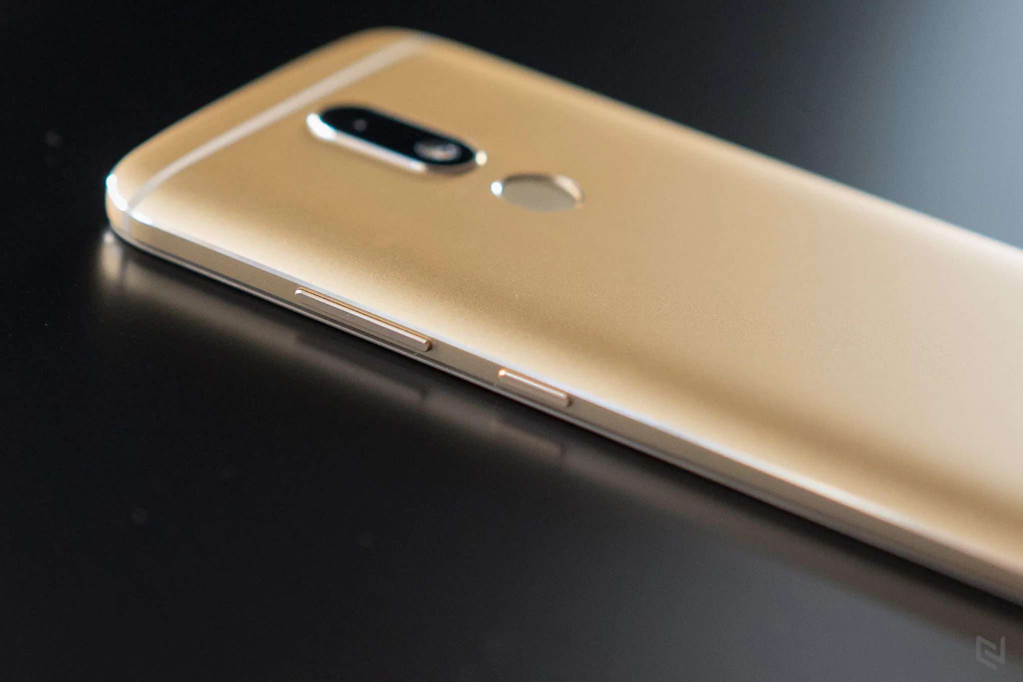 Đánh giá Moto M tầm trung nhưng chất lượng cao cấp