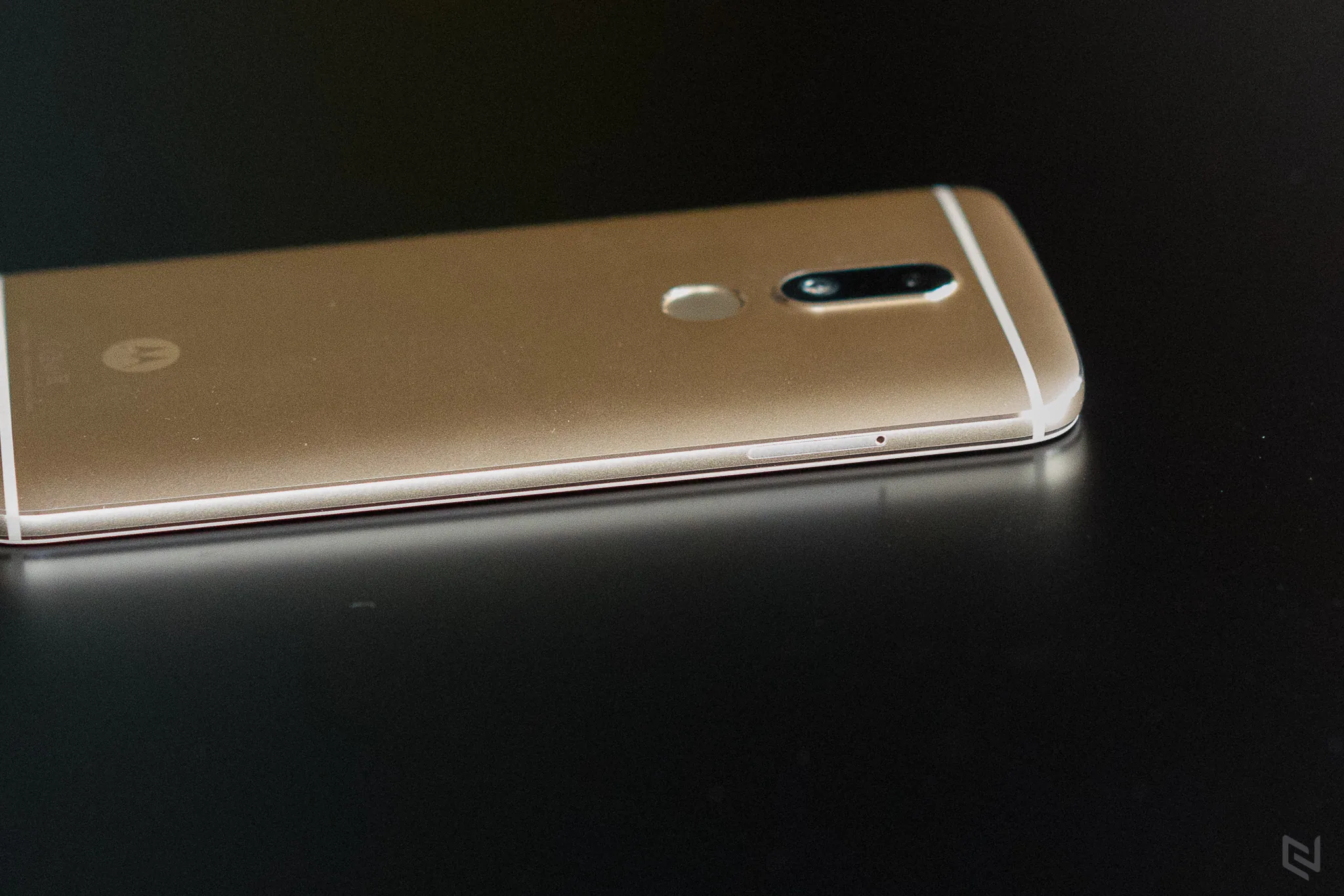 Đánh giá Moto M tầm trung nhưng chất lượng cao cấp